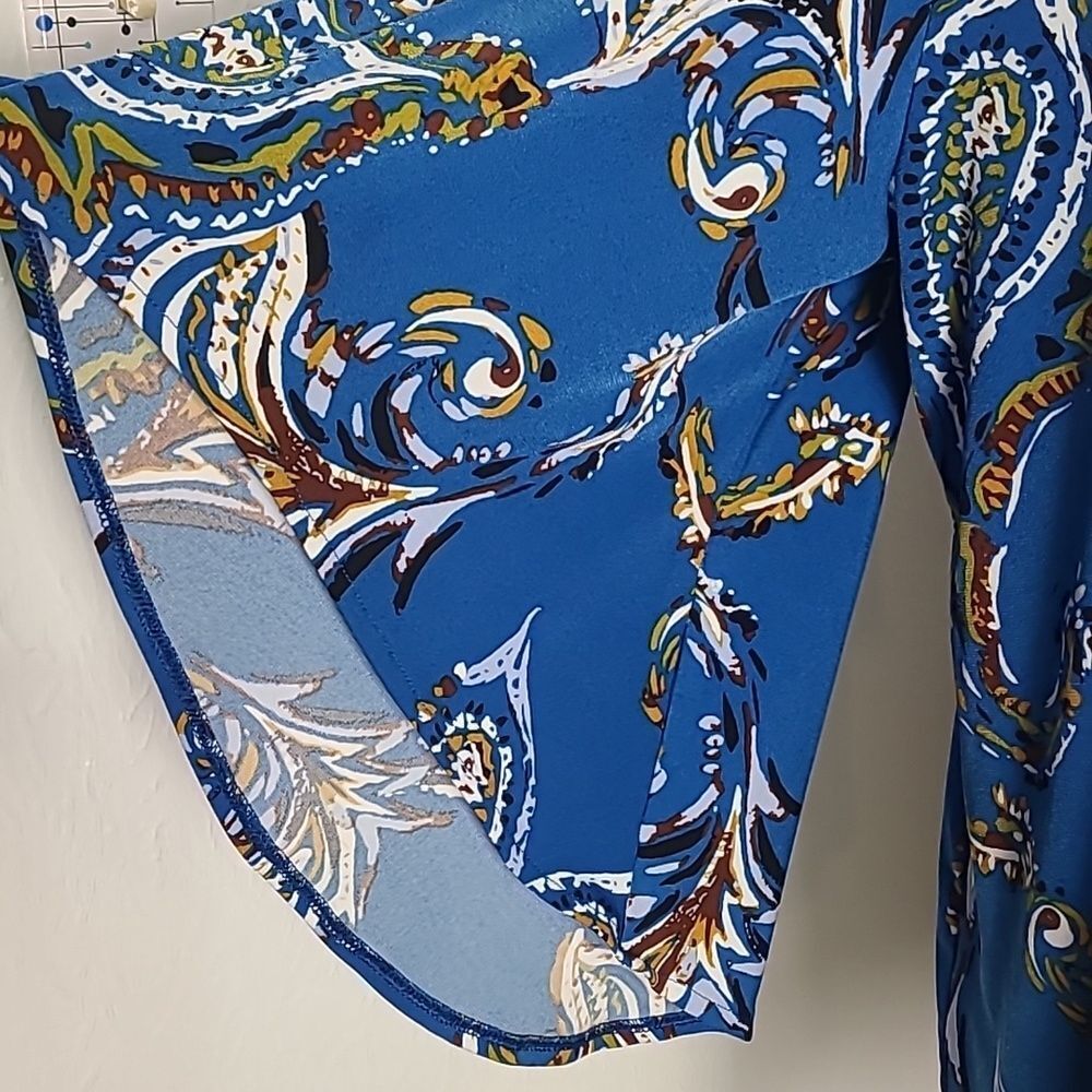 Chico's  Blue, Gold & White Floral Top with Bell Sleeves, Size 2, 2X - Picture 4 of 11